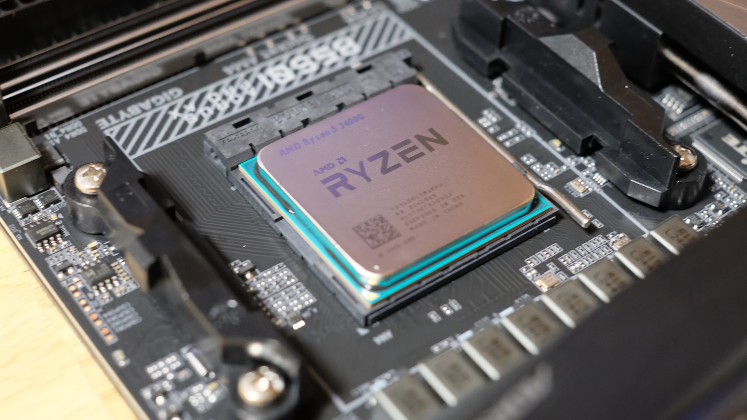 CPUをマザボに取り付け