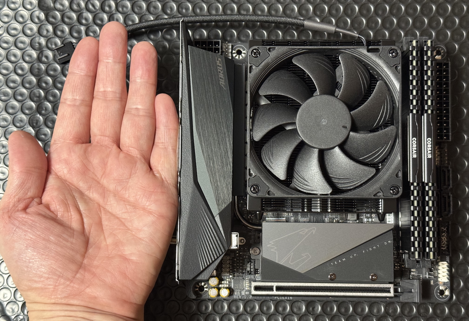 mini-ITXの小ささ